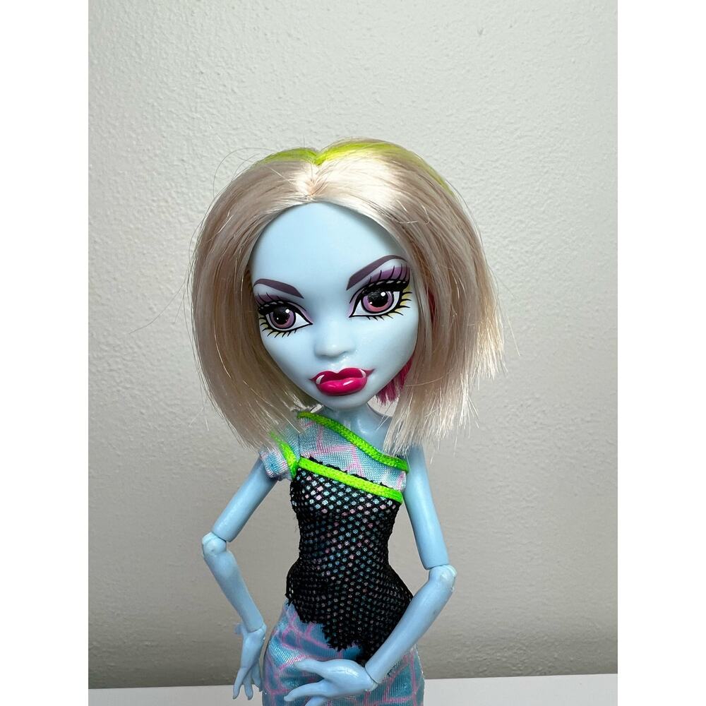 Monster High Doll Abbey Bominable Skultimate Roller Maze Mattel